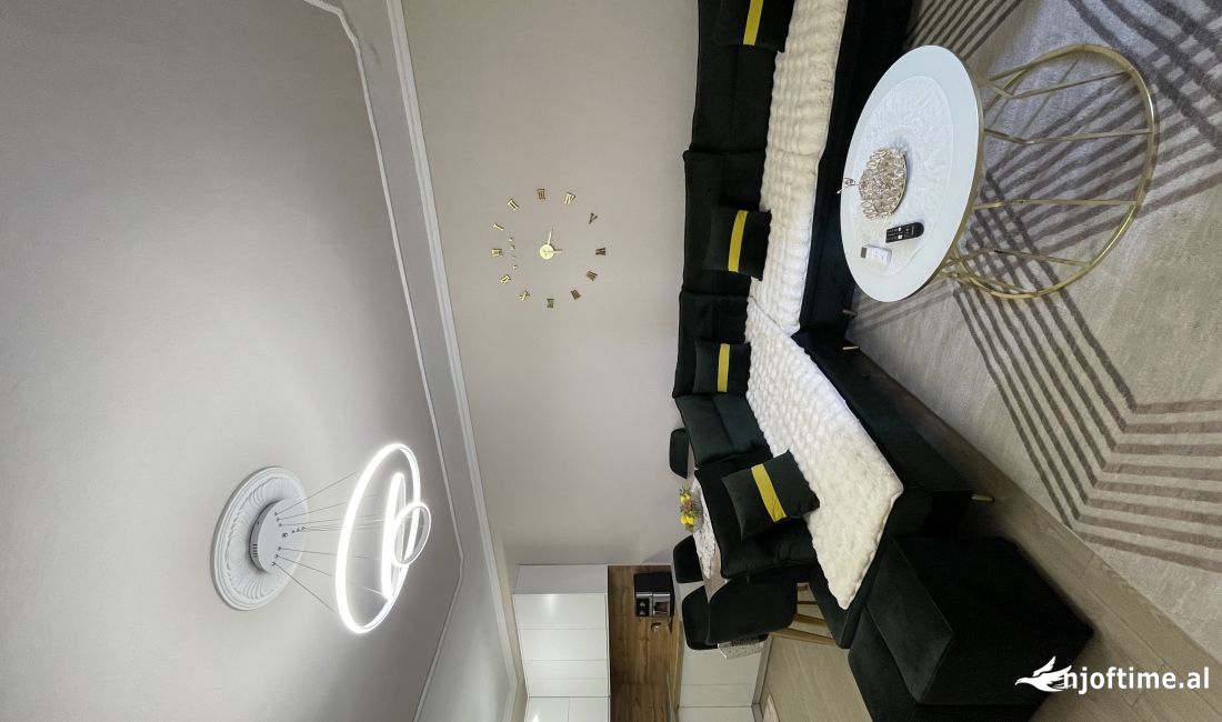 Appartamento in vendita a Tirana 2+1, Arredato