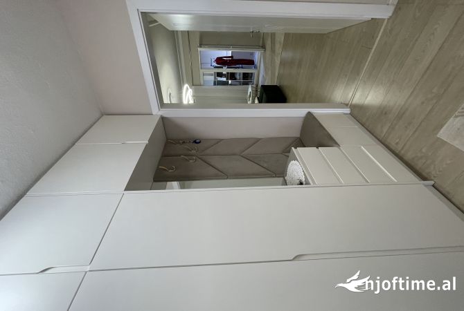 Appartamento in vendita a Tirana 2+1, Arredato