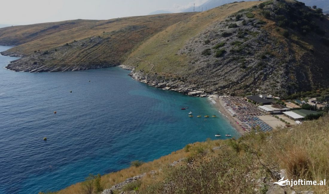 Shitet godine 3 - kateshe + nje kat -1 nentoke ne Llaman , Himare 