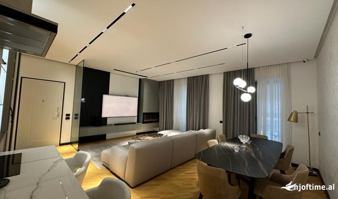 Shtepi ne shitje Apartament ne Tirane, 2+1, Mobilimi E mobiluar, Pagesa 450,000  Euro.