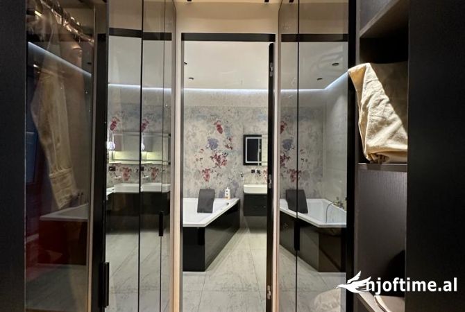 Shtepi ne shitje Apartament ne Tirane, 2+1, Mobilimi E mobiluar, Pagesa 450,000  Euro.