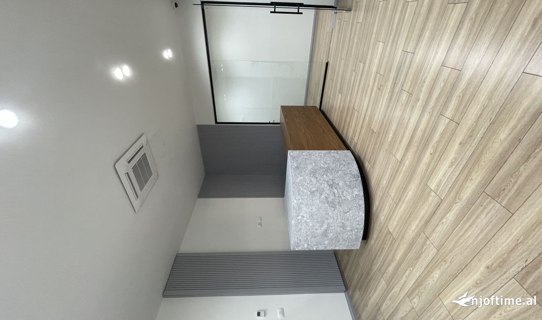 Shitet ambient biznesi tek Rruga e Kosovareve