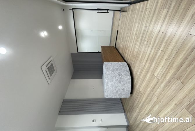 Shitet ambient biznesi tek Rruga e Kosovareve