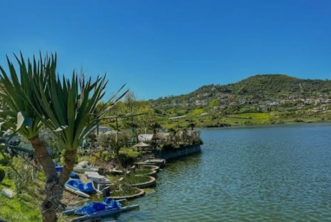 Truall ose Toke ne Tirane - 180,000 Euro