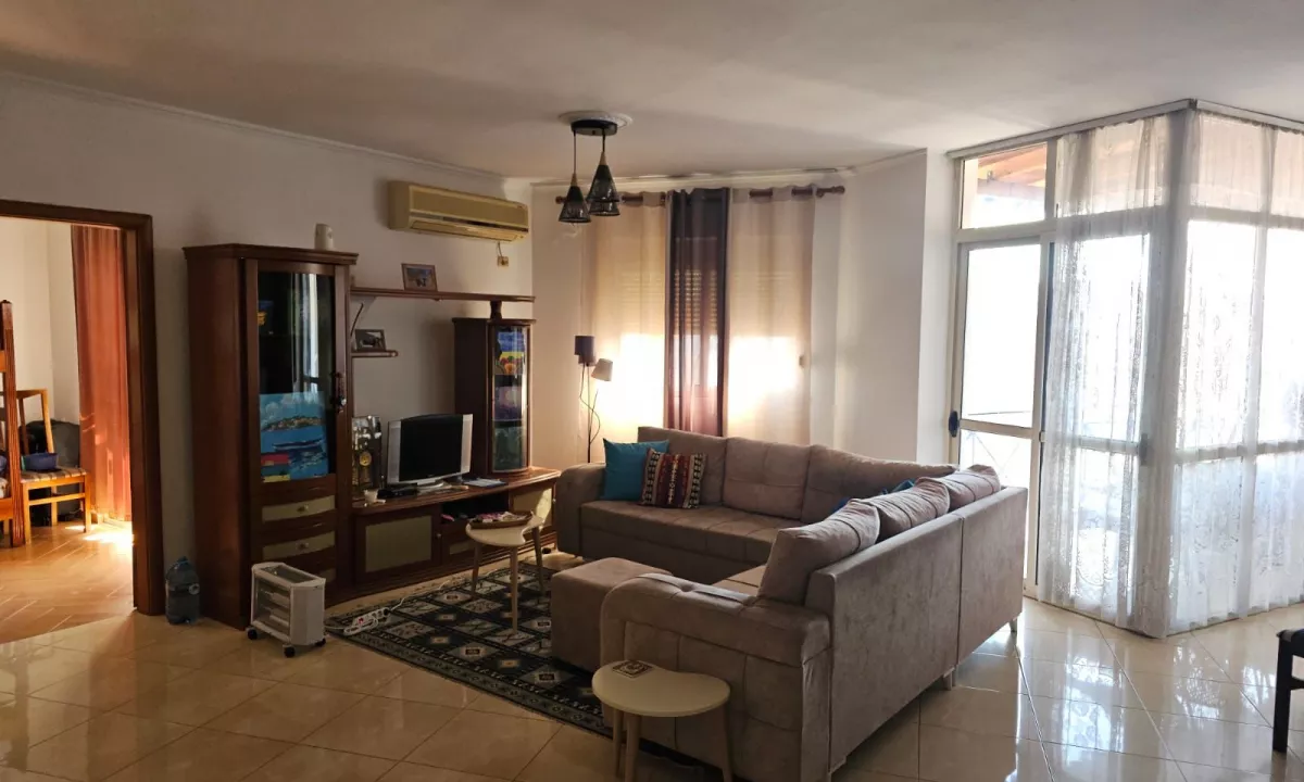 Shtepi me qera Apartament ne Tirane, 2+1, Mobilimi E mobiluar, Pagesa 65,000  Leke.