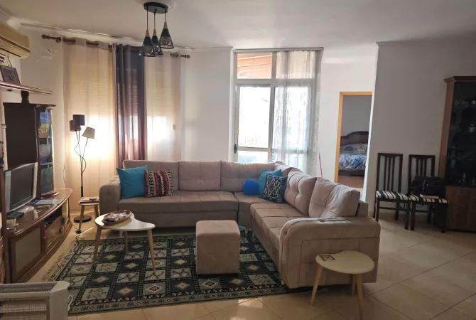 Shtepi me qera Apartament ne Tirane, 2+1, Mobilimi E mobiluar, Pagesa 65,000  Leke.