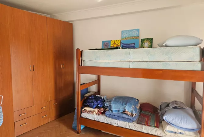 Shtepi me qera Apartament ne Tirane, 2+1, Mobilimi E mobiluar, Pagesa 65,000  Leke.