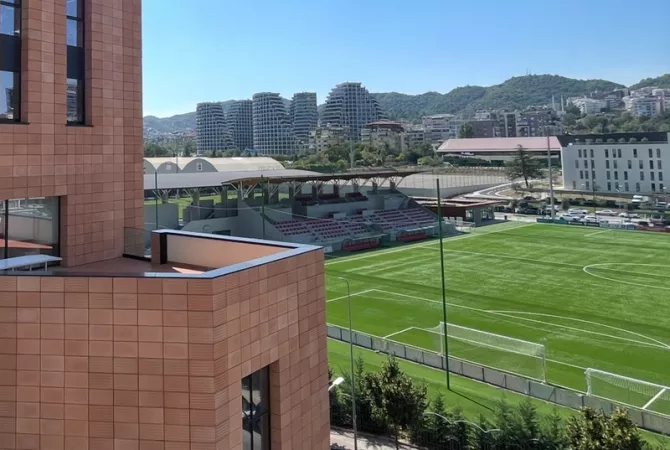 Jepet me qera ambient biznesi buze rruge tek rruga e kosovareve