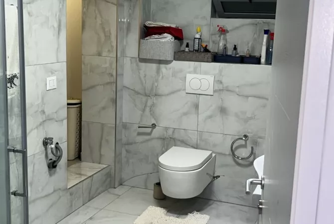 Shtepi ne shitje Apartament ne Tirane, 2+1, Mobilimi E mobiluar, Pagesa 160,000  Euro.