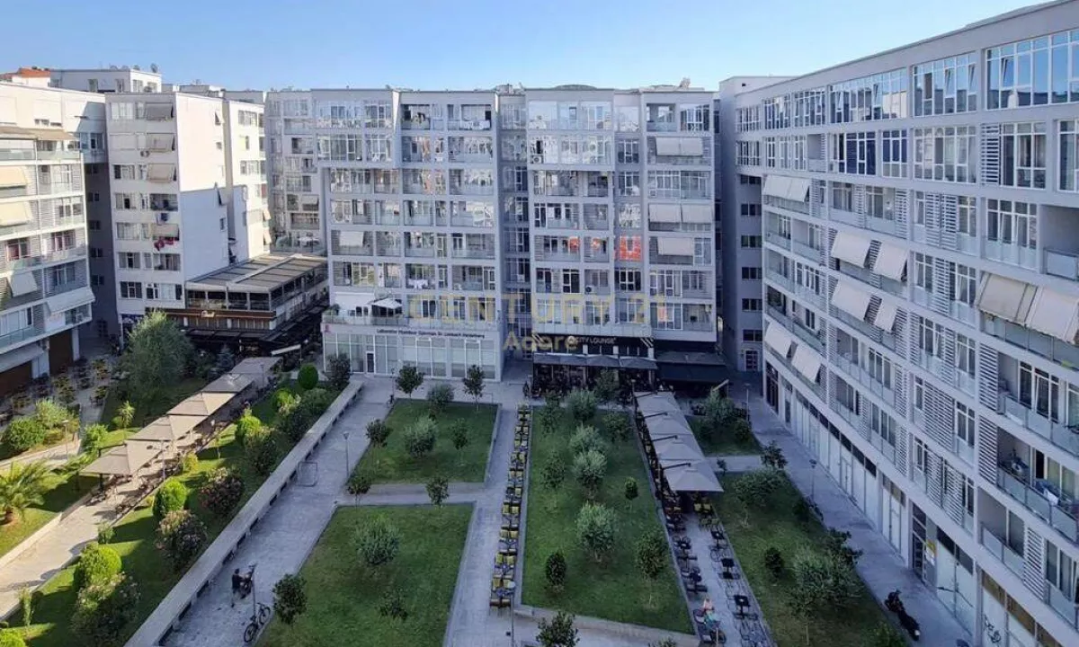 Shtepi ne shitje Apartament ne Tirane, 1+1, Mobilimi Bosh, pa mobiluar, Pagesa 215,000  Euro.