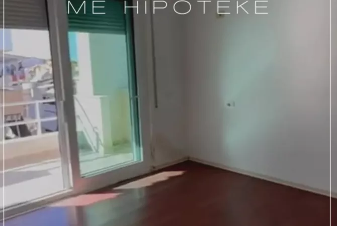 Shtepi ne shitje Apartament ne Tirane, 2+1, Mobilimi Pjeserisht e mobiluar, Pagesa 175,000  Euro.