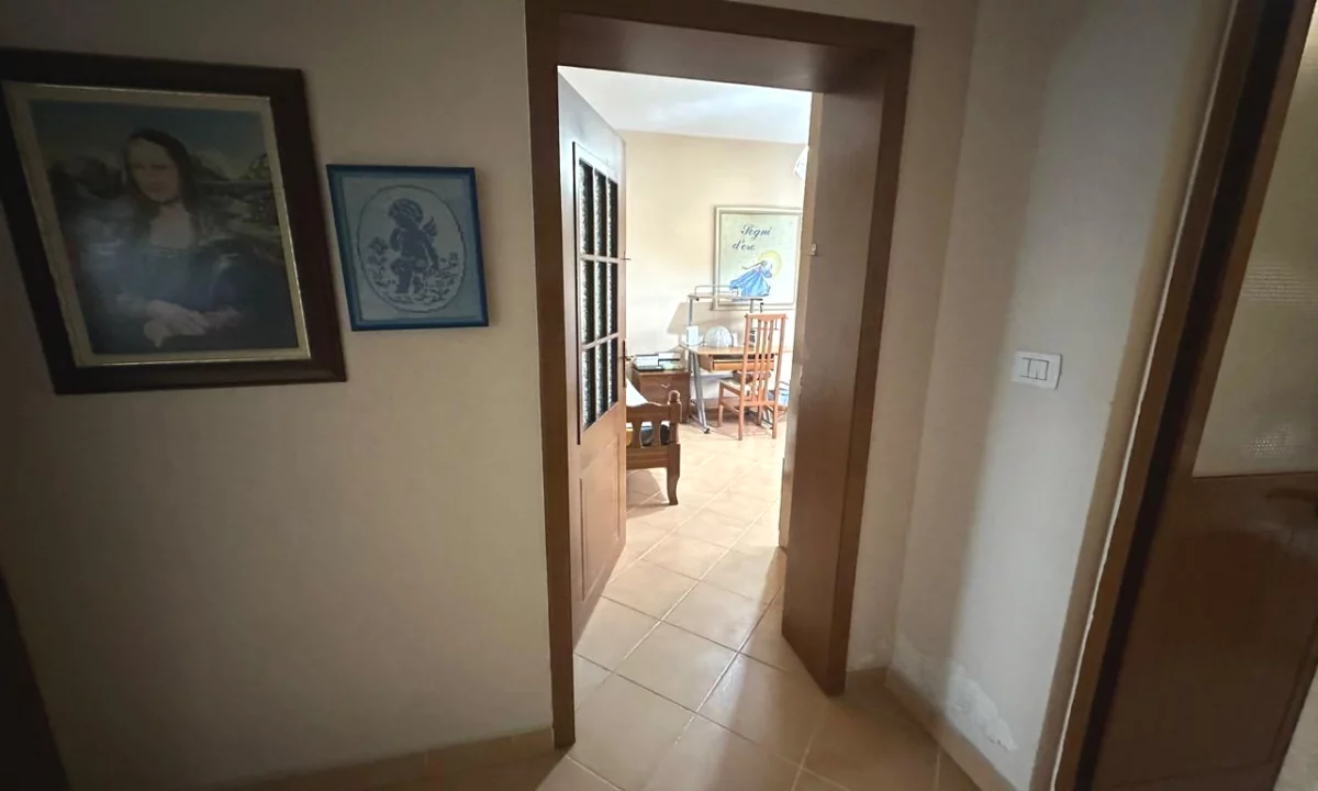 Shtepi ne shitje Apartament ne Tirane, 2+1, Mobilimi E mobiluar, Pagesa 159,000  Euro.