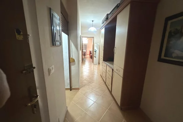 Shtepi ne shitje Apartament ne Tirane, 2+1, Mobilimi E mobiluar, Pagesa 159,000  Euro.