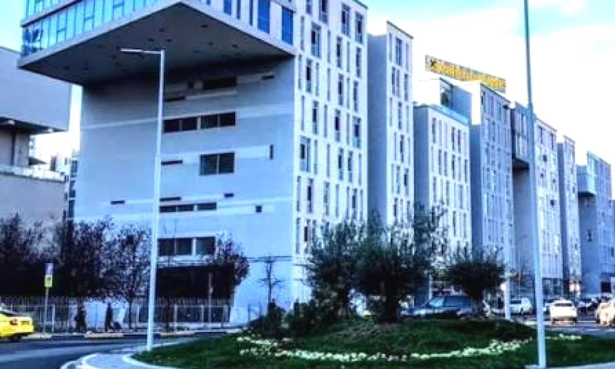 Shtepi ne shitje Apartament ne Tirane, 1+1, Mobilimi Bosh, pa mobiluar, Pagesa 215,000  Euro.