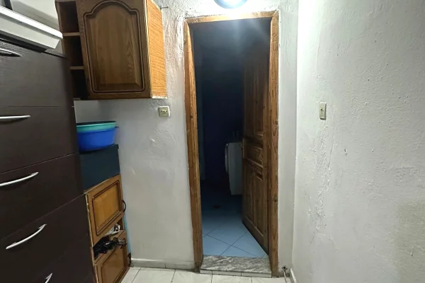 Shtepi me qera Apartament ne Tirane, 2+1, Mobilimi E mobiluar, Pagesa 50,000  Leke.
