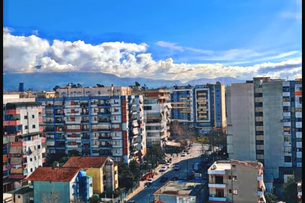 Shtepi ne shitje Apartament ne Tirane, 2+1, Mobilimi E mobiluar, Pagesa 139,000  Euro.