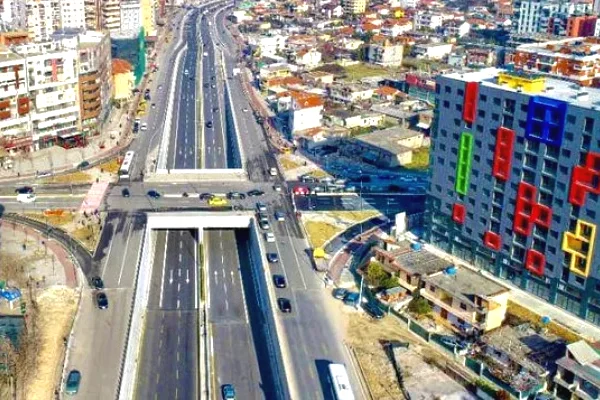 Shitet apartament 2+1+2 me hipoteke ne Astir