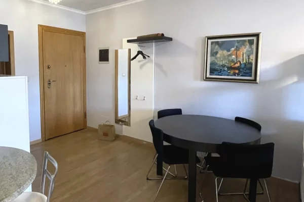Shtepi me qera Apartament ne Tirane, 2+1, Mobilimi E mobiluar, Pagesa 800  Euro.