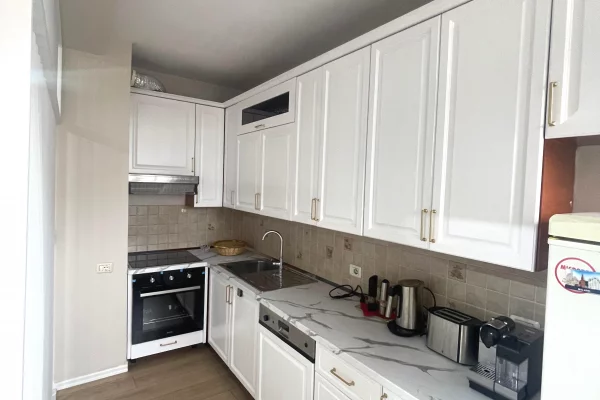 Shtepi me qera Apartament ne Tirane, 2+1, Mobilimi E mobiluar, Pagesa 1,500  Euro.