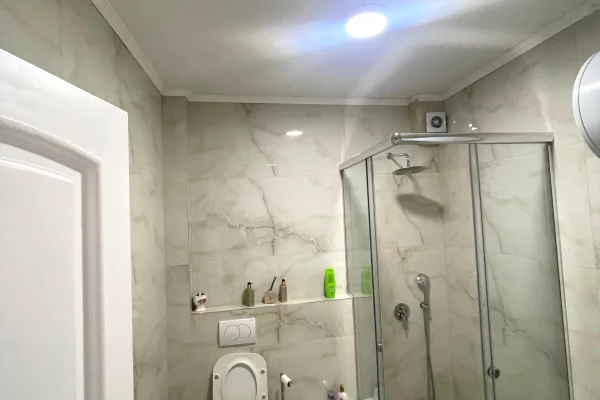 Shtepi me qera Apartament ne Tirane, 2+1, Mobilimi E mobiluar, Pagesa 1,500  Euro.