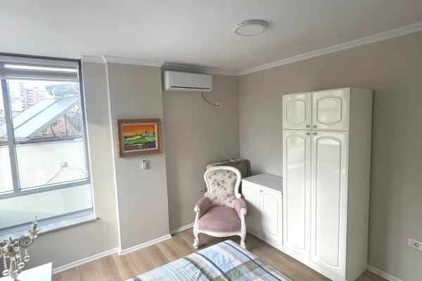 Shtepi me qera Apartament ne Tirane, 2+1, Mobilimi E mobiluar, Pagesa 1,500  Euro.