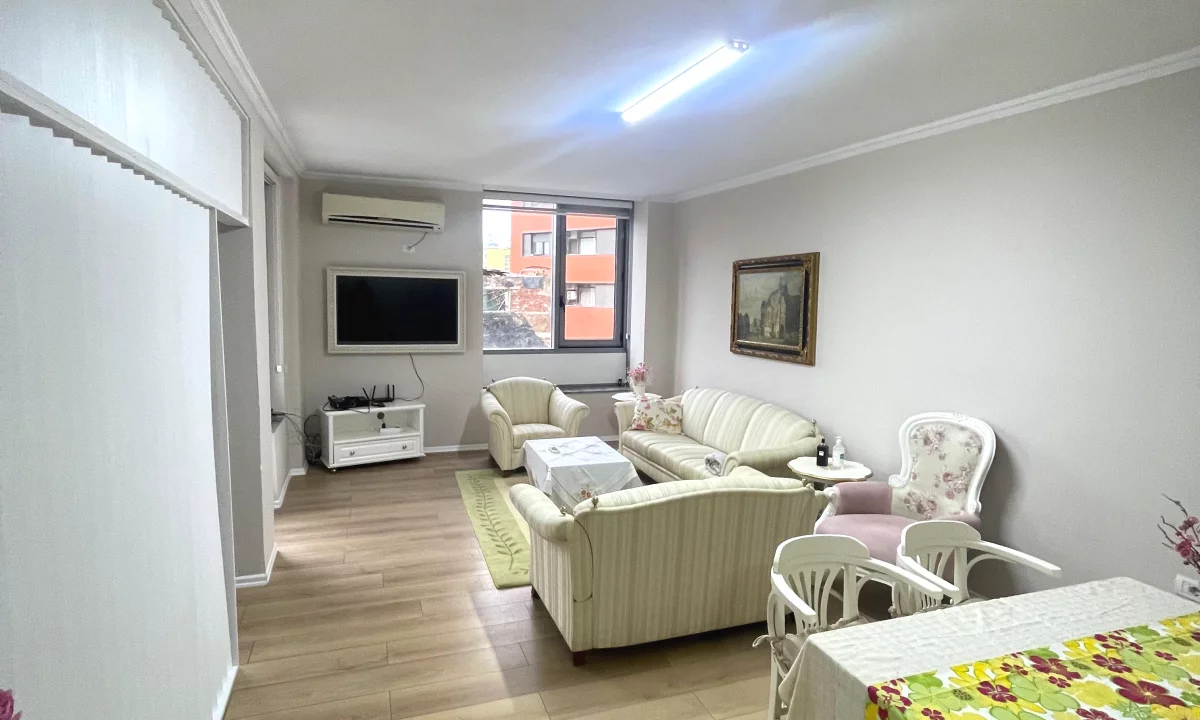 Shtepi me qera Apartament ne Tirane, 2+1, Mobilimi E mobiluar, Pagesa 1,500  Euro.