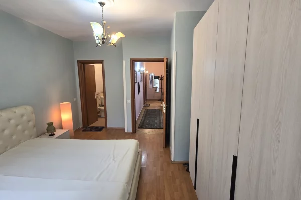 Shtepi me qera Apartament ne Tirane, 2+1, Mobilimi E mobiluar, Pagesa 600  Euro.
