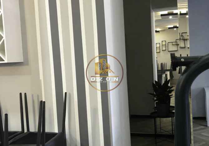Ambiente Commerciale in Affitto 2+1 a Tirana - 1,300 Euro