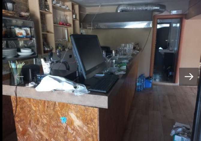 Ambient biznesi me qera 2+1 ne Tirane - 500,000 Leke