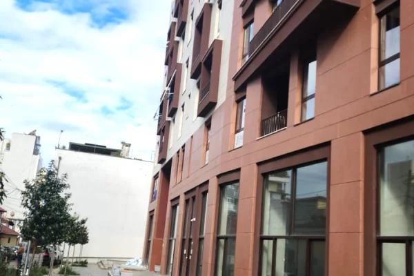 Ambient biznesi me qera 1+1 ne Tirane - 1,250 Euro