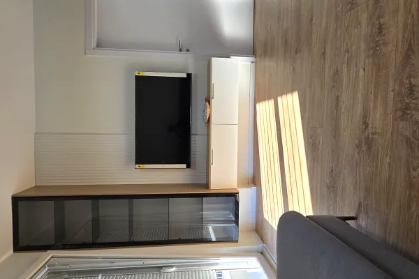 Shtepi me qera Apartament ne Tirane, 3+1, Mobilimi E mobiluar, Pagesa 60,000  Leke.