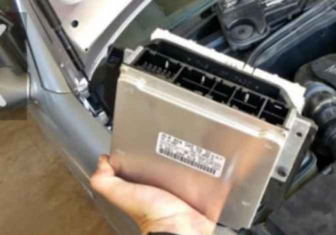 Ofroj te gjitha llojet e pjeseve per clk w208 dhe cclass w203