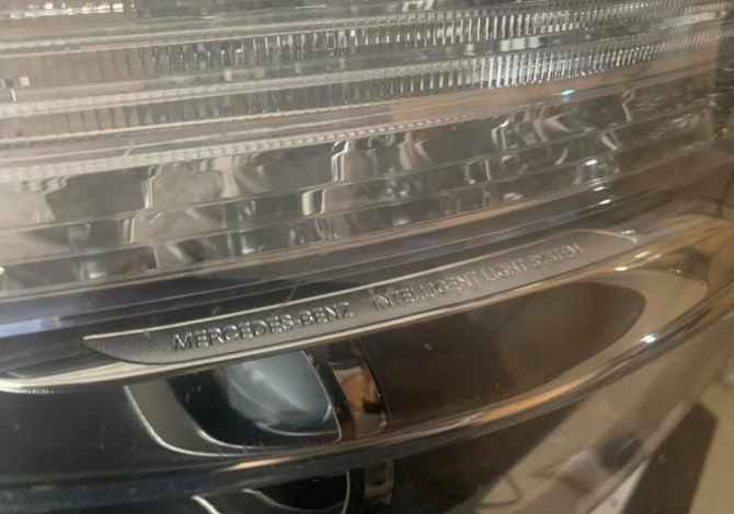 Shiten pjese kembimi per Mercedes-Benz