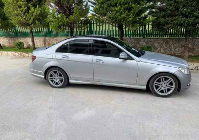 Shiten pjese kembimi per Mercedes-Benz