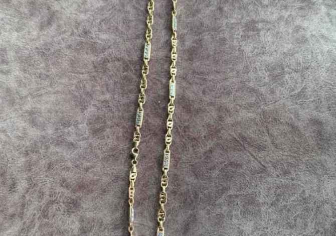 Veshje dhe Aksesor per te Rritur ne Tirane - 60,000 Leke