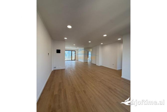 Qira, Zyre,prane Kompleksit Delijorgji !