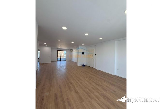 Qira, Zyre,prane Kompleksit Delijorgji !