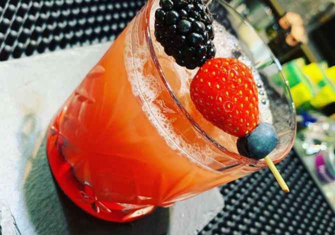 Njoftime Pune ne Tirane, Profesioni Kamarier dhe kamariere , , Pagesa Me Marreveshje.