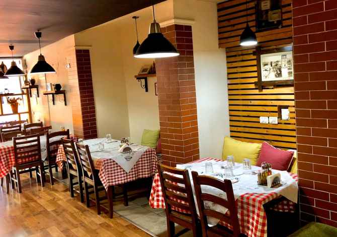 Shitet biznesi Shtepia e qoftes