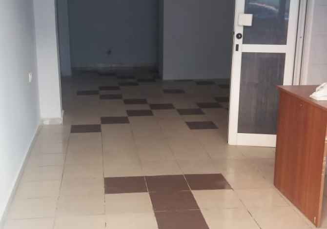 Ambiente Commerciale in Affitto a Tirana - 450 Euro
