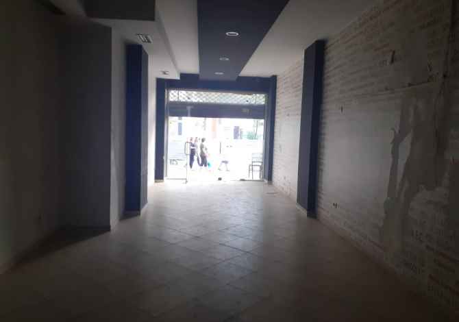 Ambiente Commerciale in Affitto a Tirana - 80,000 Leke