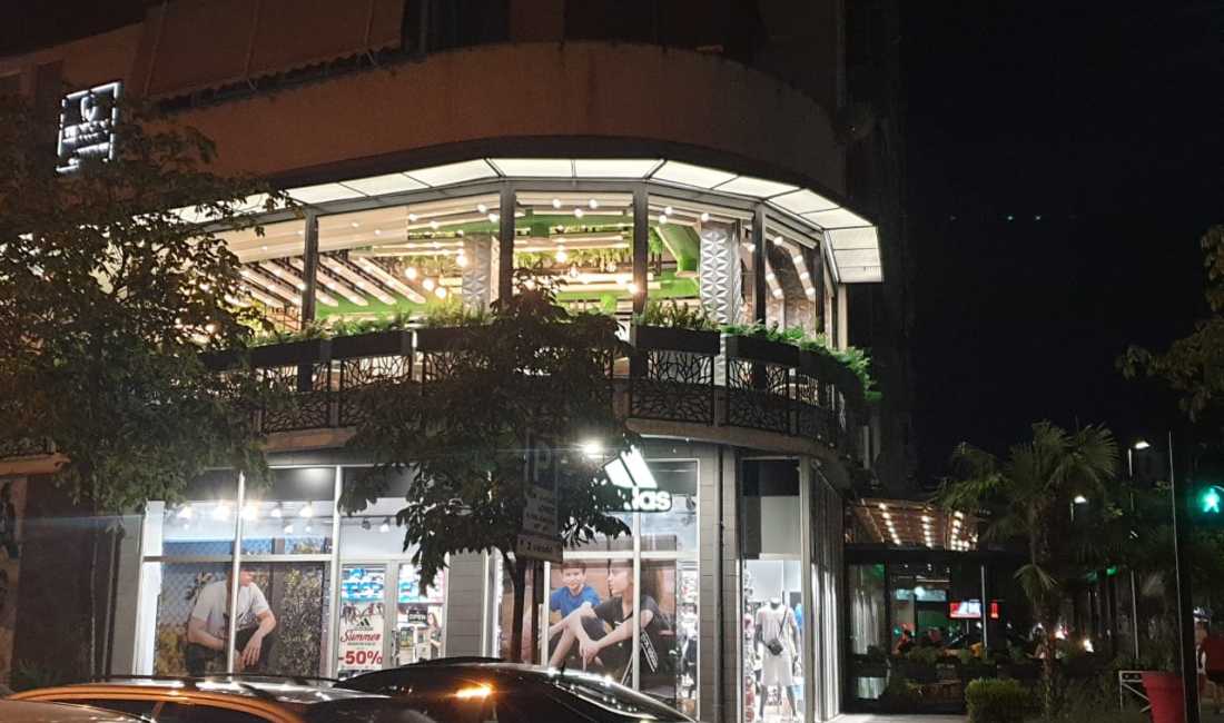 Njoftime Pune ne Tirane, Profesioni Kamariere, Kuzhiner, Ndimese kuzhiniere, Sallatiere, Sanitare, Motorrist , , Pagesa Me Marreveshje.