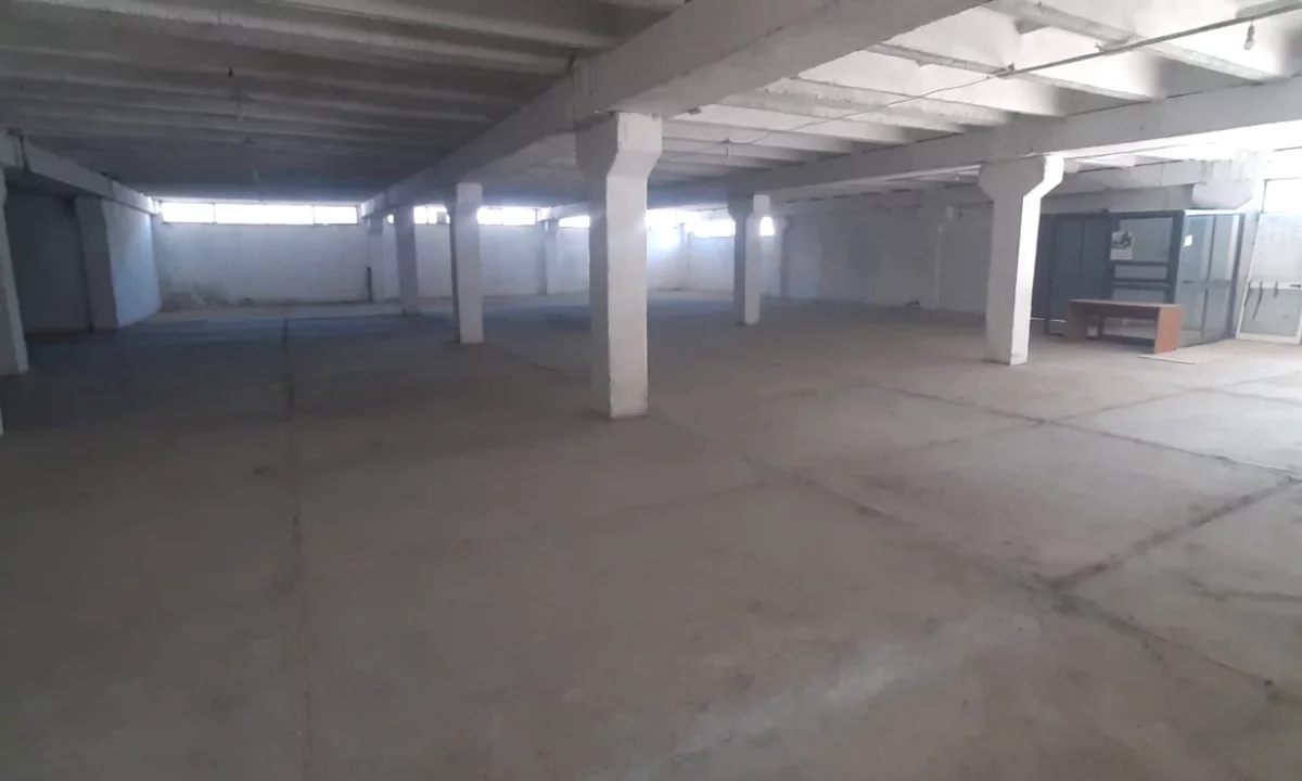 Shkoder, jepen me qera ambjente biznesi per Magazina