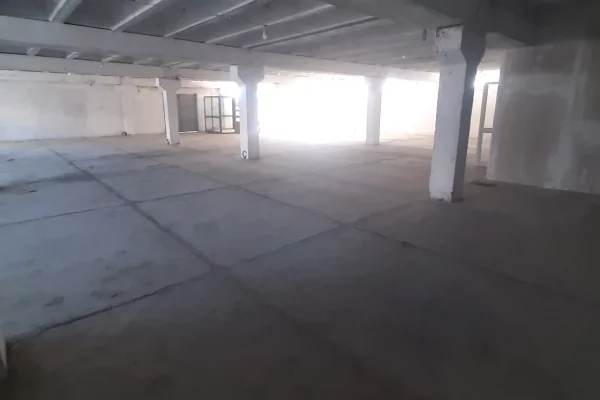Shkoder, jepen me qera ambjente biznesi per Magazina