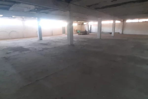 Shkoder, jepen me qera ambjente biznesi per Magazina