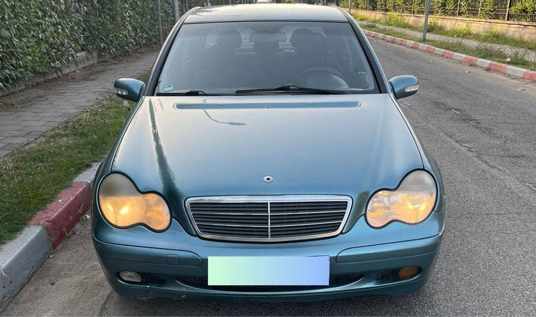 Jepet makine C CLASS me qera ditore 30 euro 