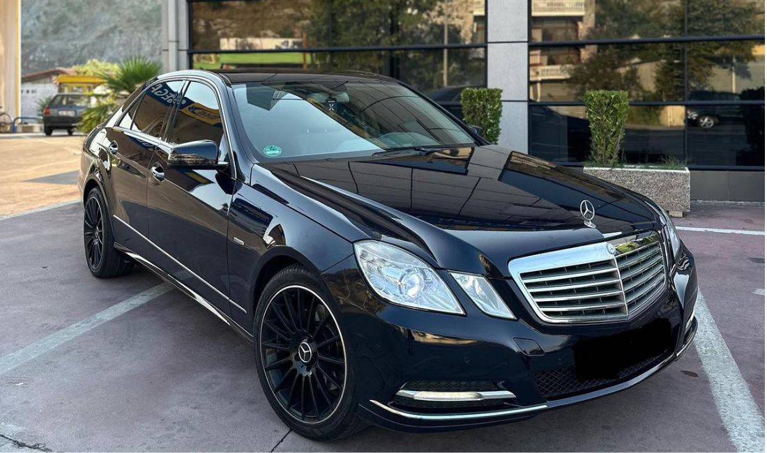 Jepet makine me qera mercedes benz duke filluar nga 45 euro dita