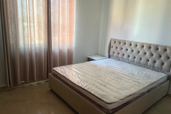 Shtepi me qera Apartament ne Tirane, 1+1, Mobilimi E mobiluar, Pagesa 33,000  Leke.