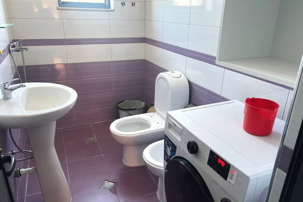 Shtepi me qera Apartament ne Tirane, 1+1, Mobilimi E mobiluar, Pagesa 33,000  Leke.