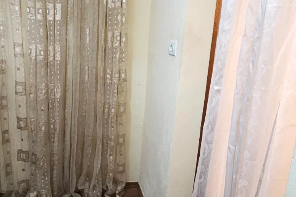 Shtepi me qera Apartament ne Tirane, Garsoniere, Mobilimi E mobiluar, Pagesa 30,000  Leke.